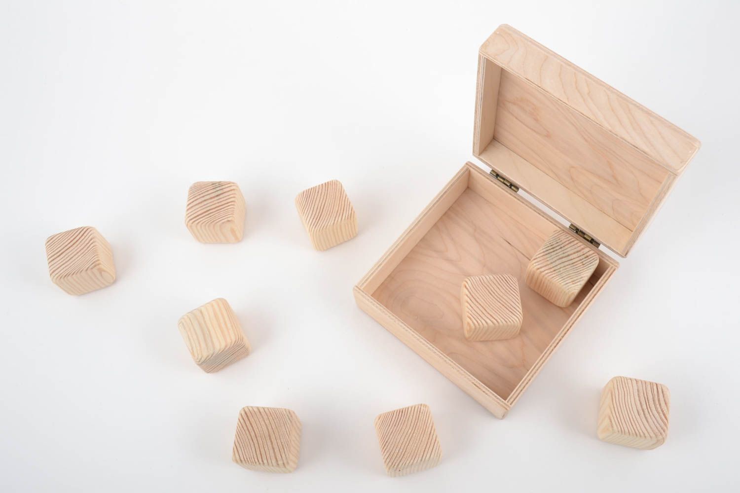Cubes en bois à peindre dans une boîte faits main pour serviettage à décorer photo 2