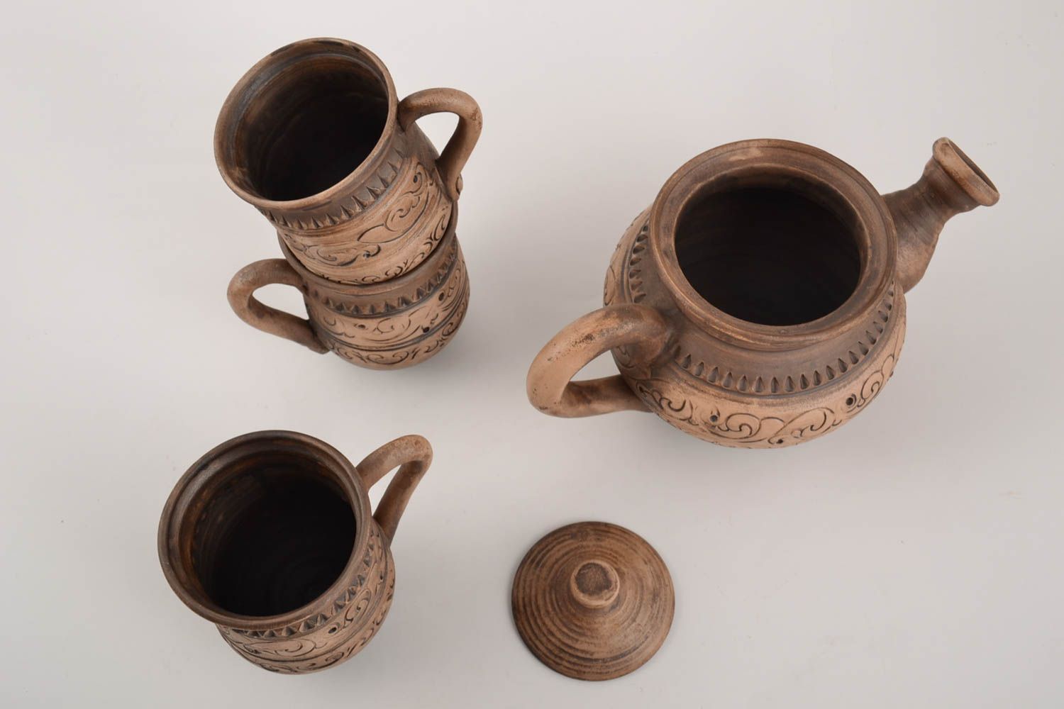 Ensemble de théière et 3 grandes tasses en argile faites main marron ornementées photo 4