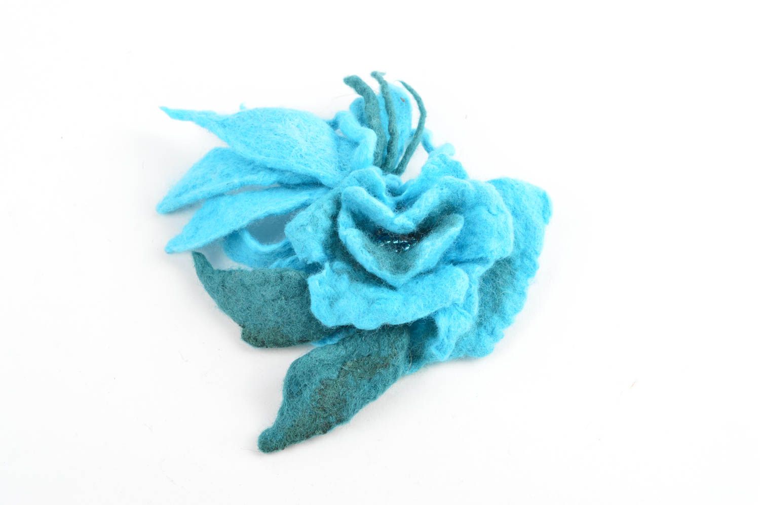 Broche bleue fleur Bijou fait main laine feutrée Accessoire femme design photo 1