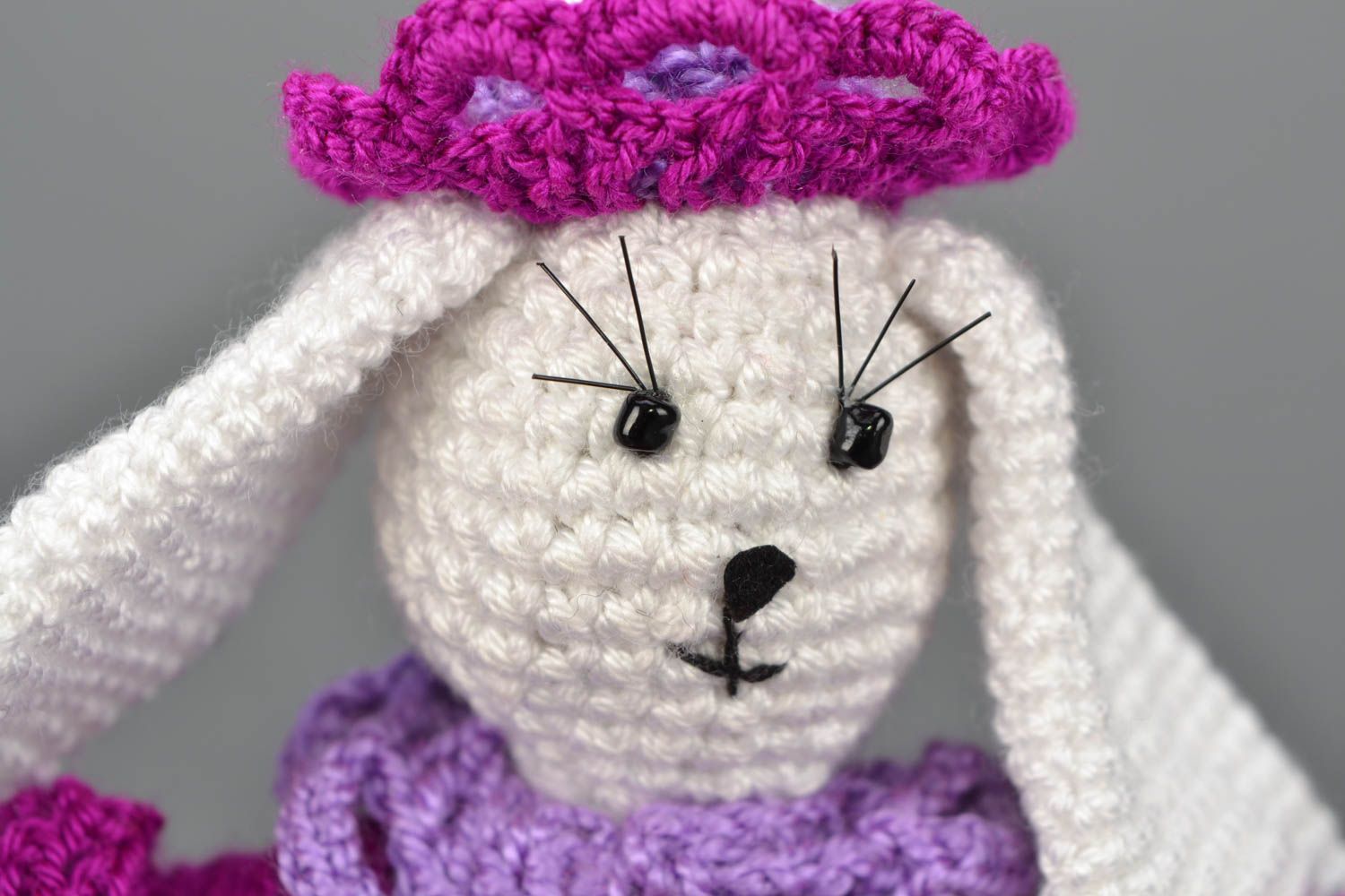 Doudou tricoté au crochet Lapine en lilas photo 4