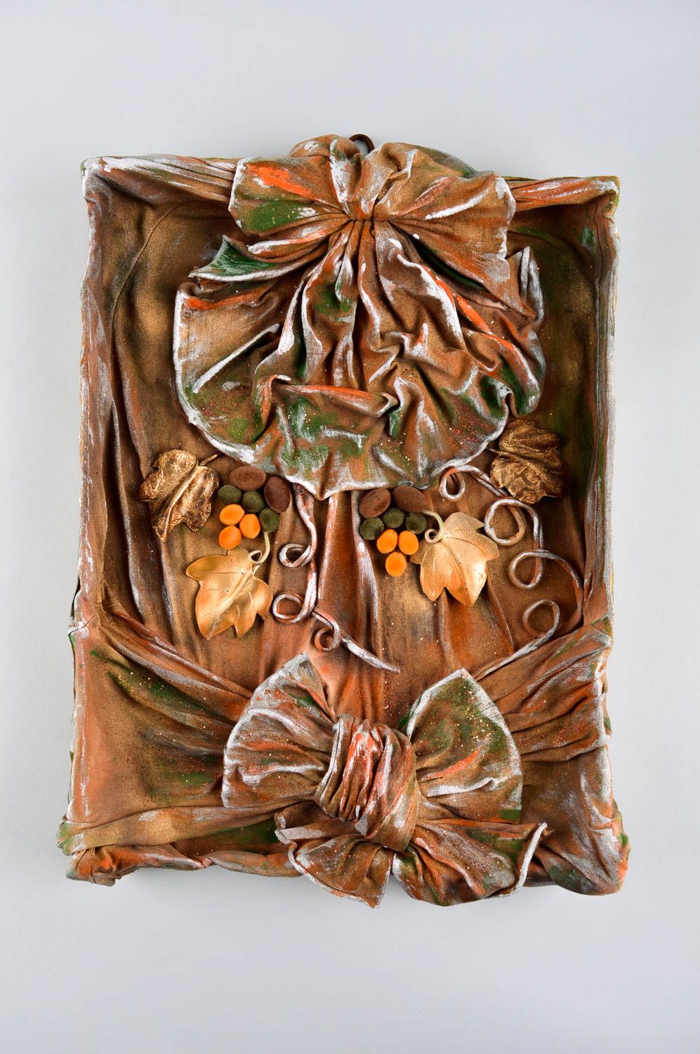 Panel decorativo con cuero y cuentas adorno artesanal decoración de interior foto 2