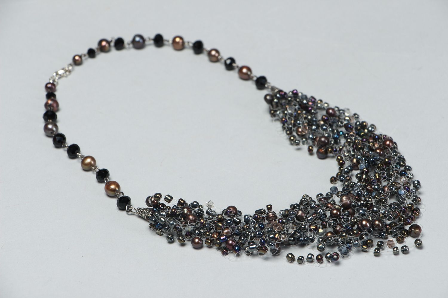 Черное ожерелье из бисера многорядное  фото 3