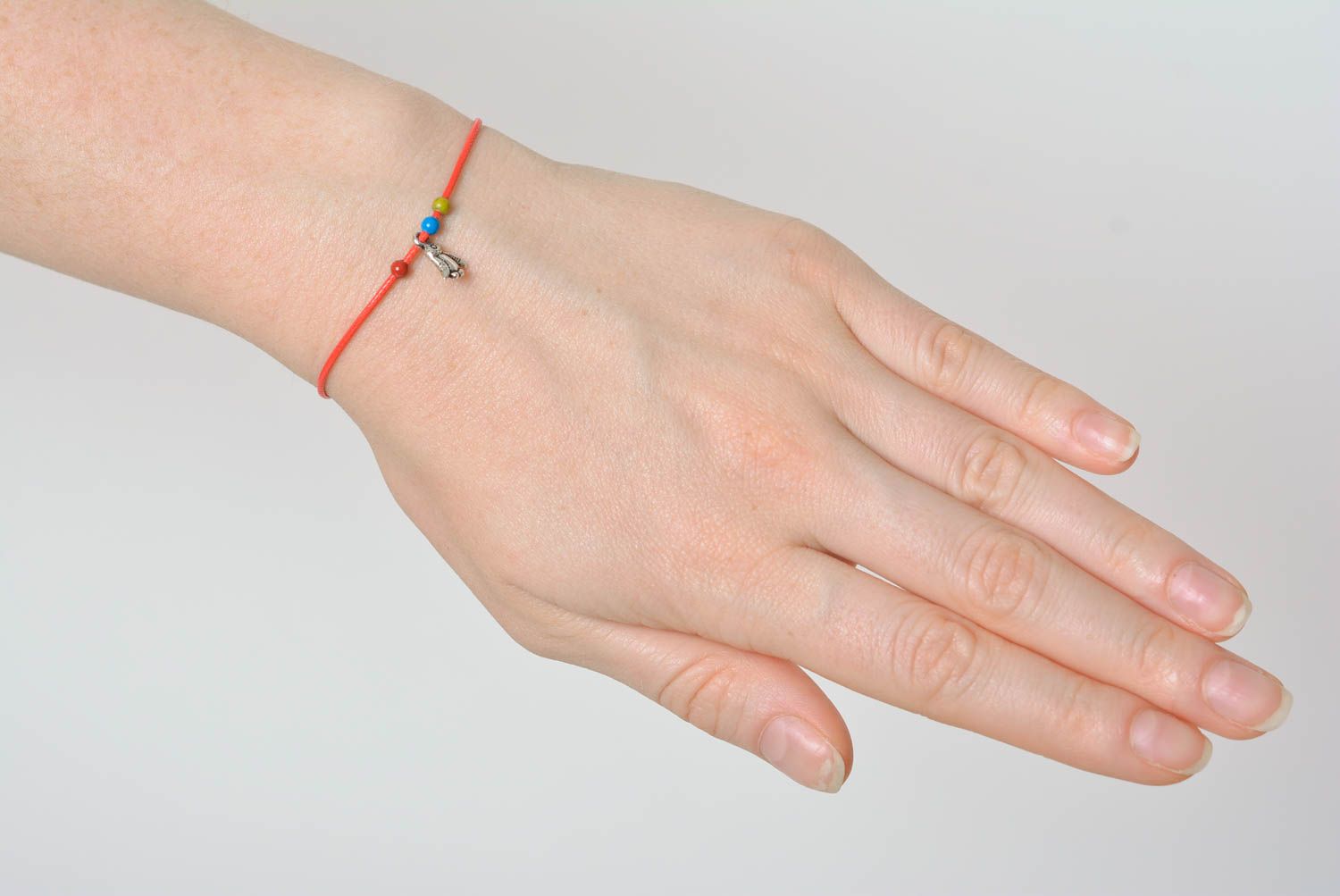 Bracelet textile Bijou fait main en lacet ciré rouge fin Accessoire femme photo 3