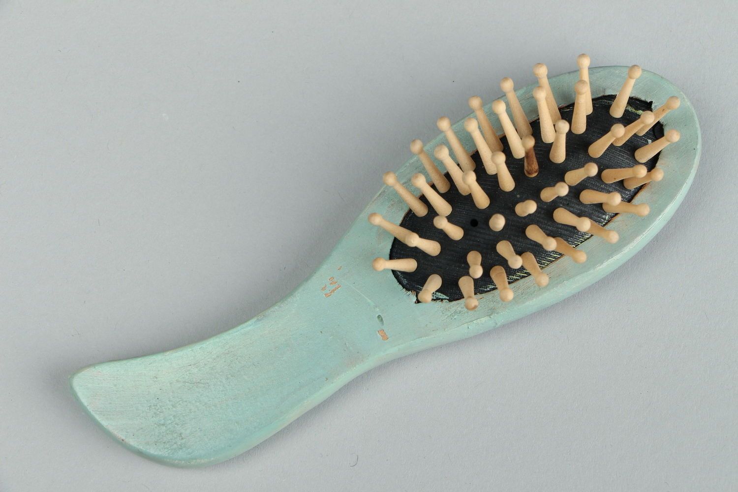 Wooden hairbrush photo 2
