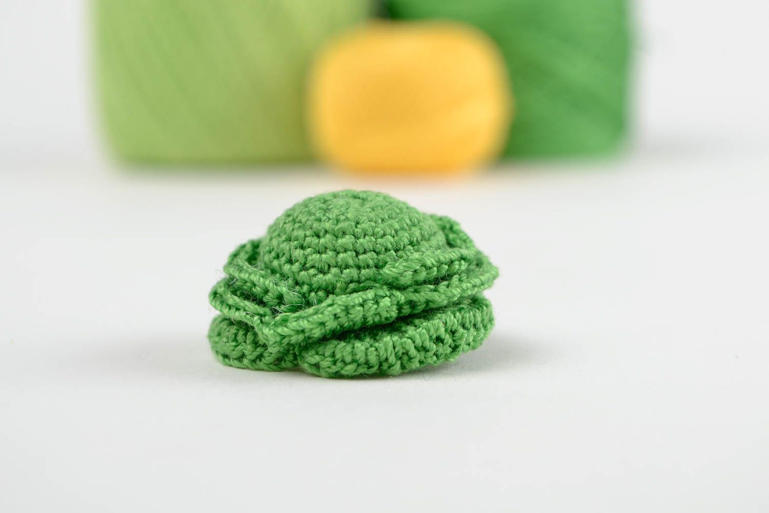Peluche chou faite main tricot Jouet tricot vert design original Cadeau enfant photo 1