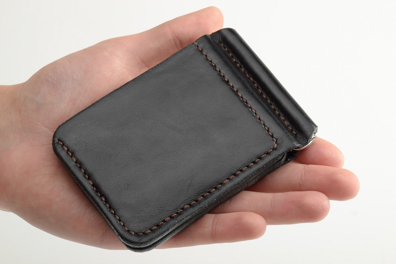 Handmade stylish genuine leather wallet of black color with embossing for men photo 5