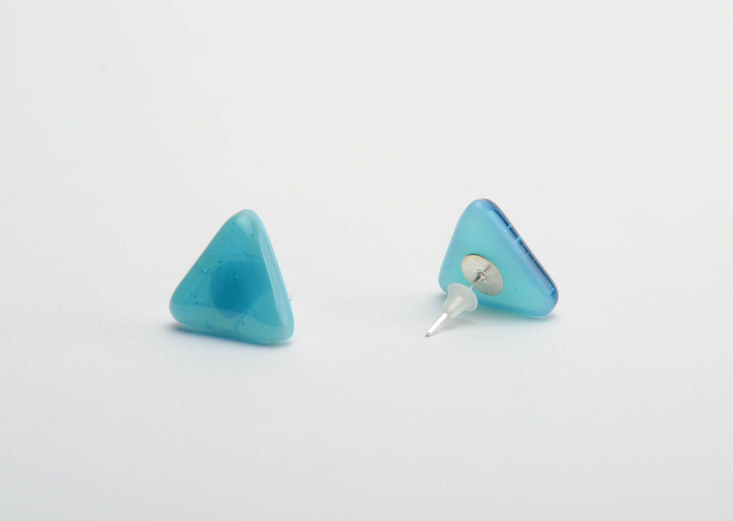 Schöne blaue dreieckige Ohrringe Ohrstecker aus Fusing Glas handmade für Damen foto 3