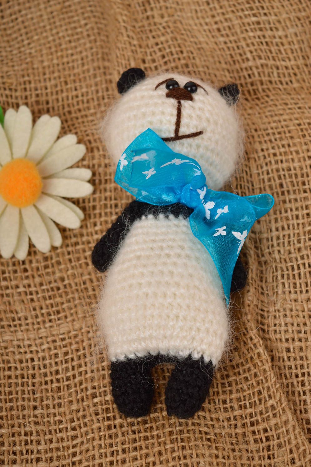 Jouet ours blanc-noir Peluche faite main tricotée originale Cadeau pour enfant photo 1