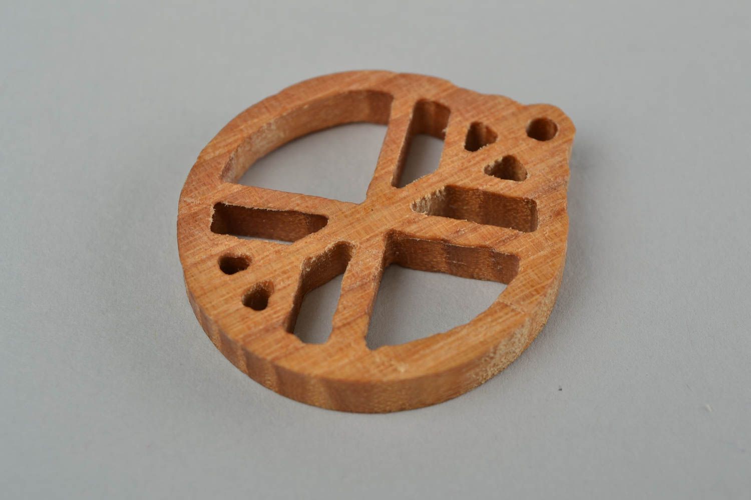 Handmade round pendant made of ash tree with symbol Life tree photo 5