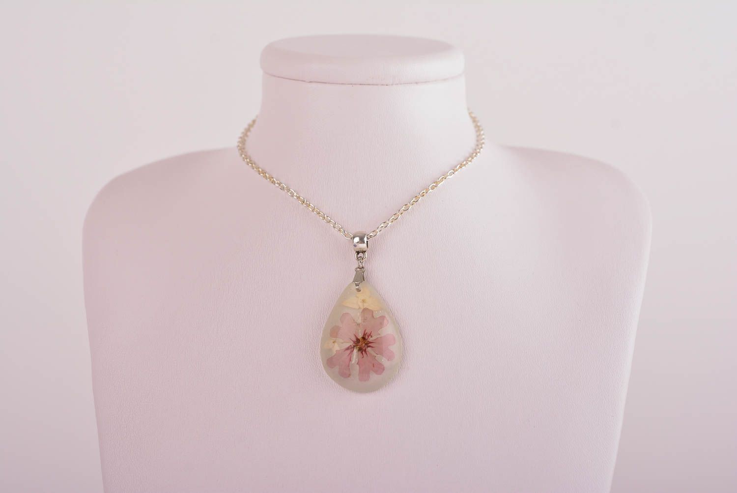 Handmade accessory unusual pendant flowers jewelry epoxy resin pendant photo 3