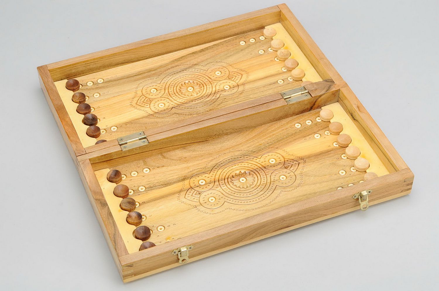 Set da tavolo fatto a mano scacchi dama e backgammon di legno giochi da tavolo foto 3