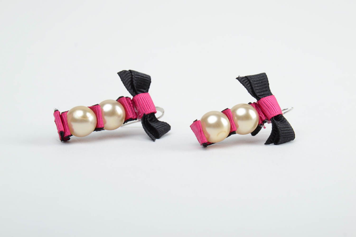 Handmade black and pink dangling earrings with rep ribbon bows and plastic beads photo 5