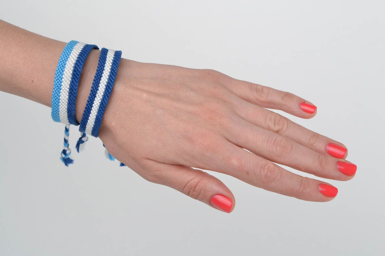 Blaue geflochtene Freundschaftsarmbänder aus Textil handmade Set 2 Stück foto 2