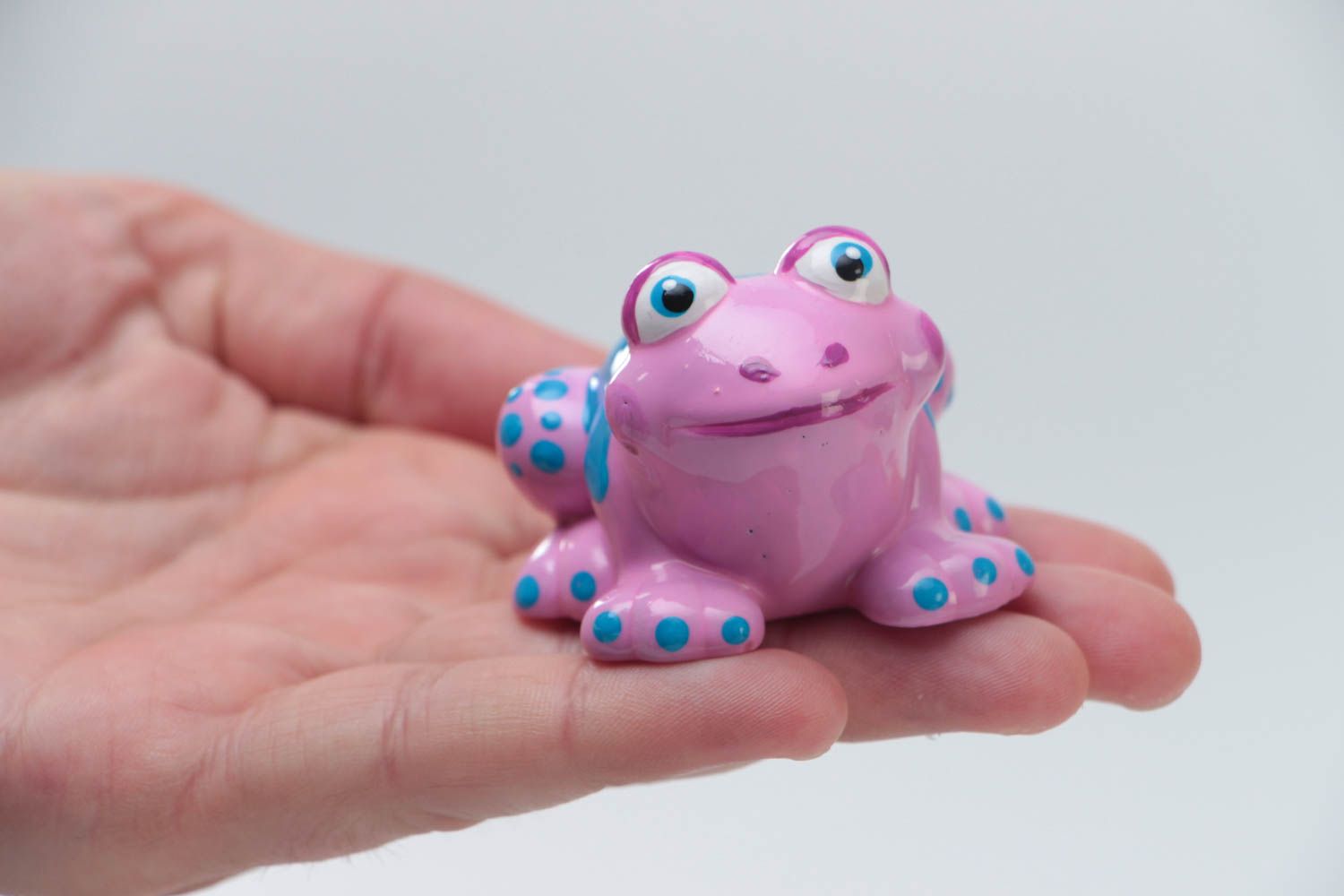 Beautiful painted pink plaster figurine of frog hand made interior decor photo 5