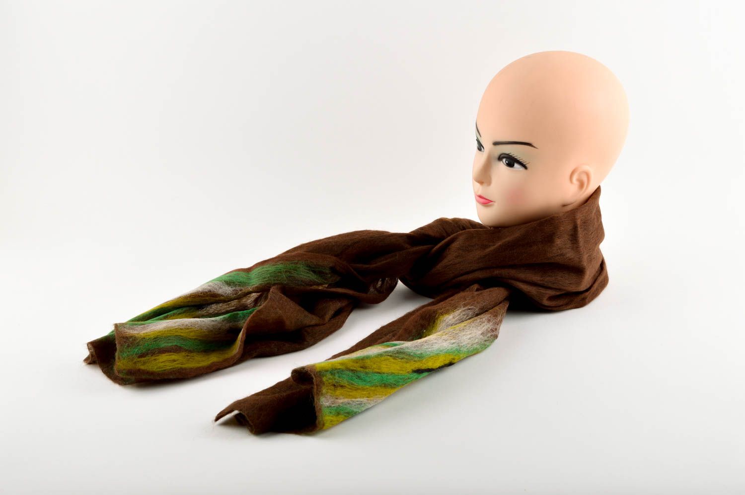 Handmadet gefilzter Schal Frauen Accessoire brauner Schal warmer Schal gestreift foto 3