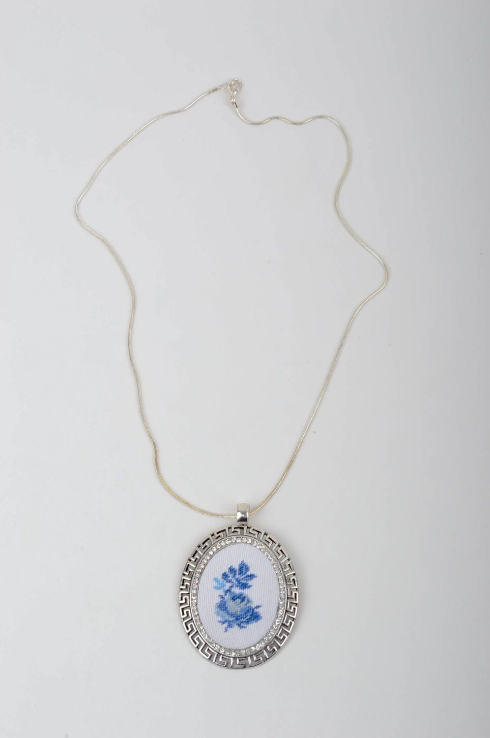 Handmade beautiful jewelry unusual metal pendant cute embroidered pendant photo 2