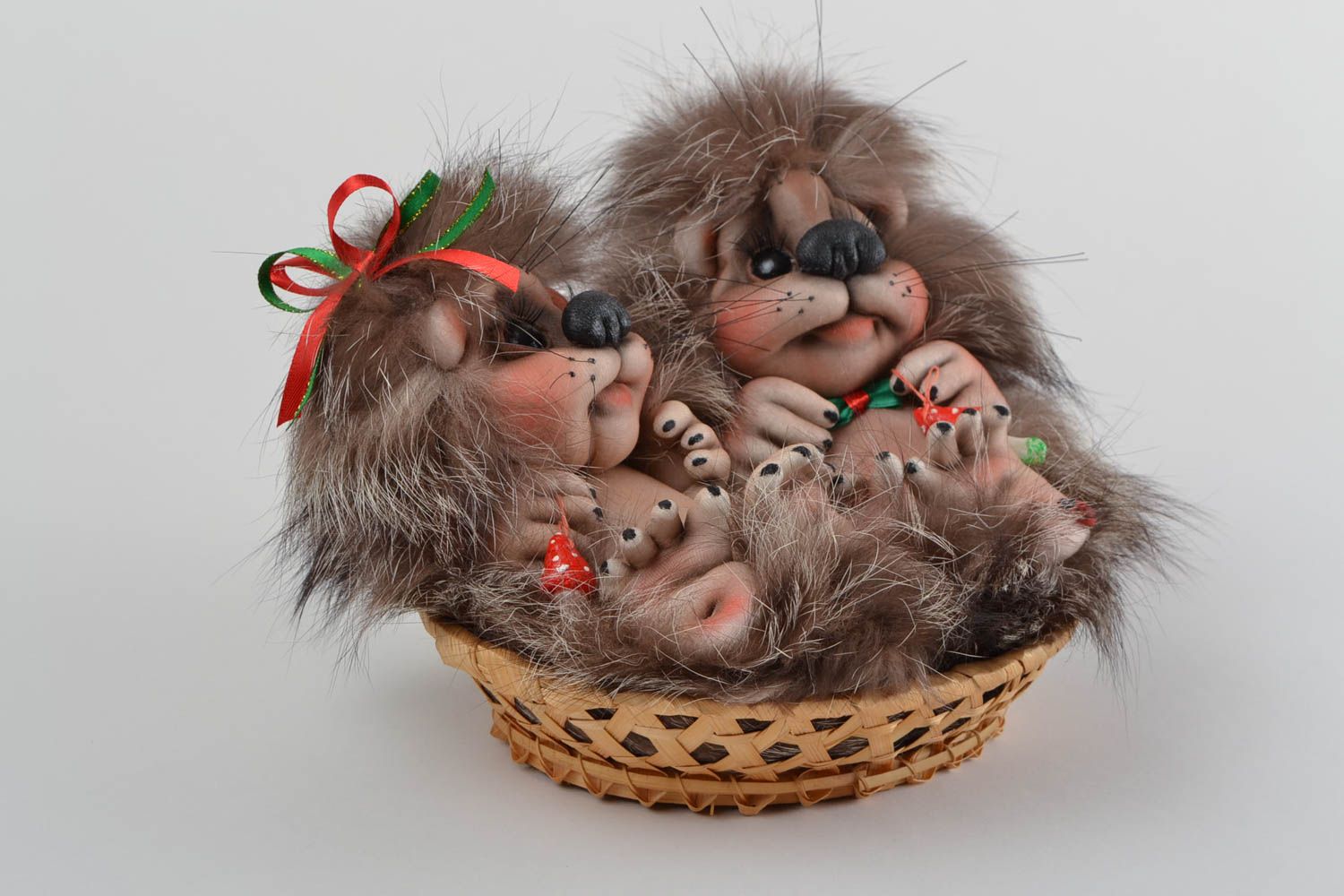 Handmade Kuscheltiere Set 2 Stück Stofftiere Igel im Korb Geschenk für Kinder  foto 3