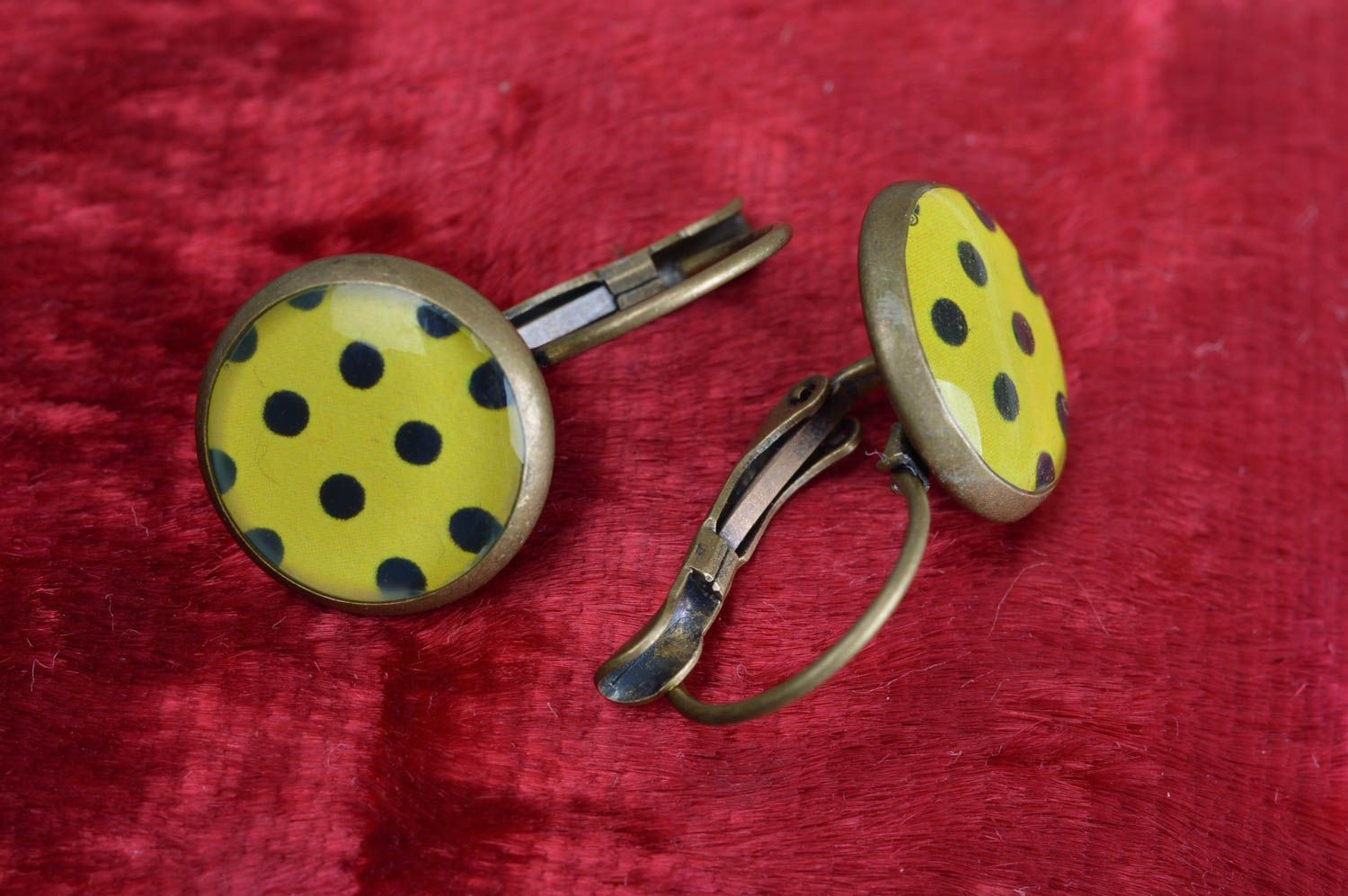 Handmade designer decoupage epoxy earrings of yellow color with black dots photo 3