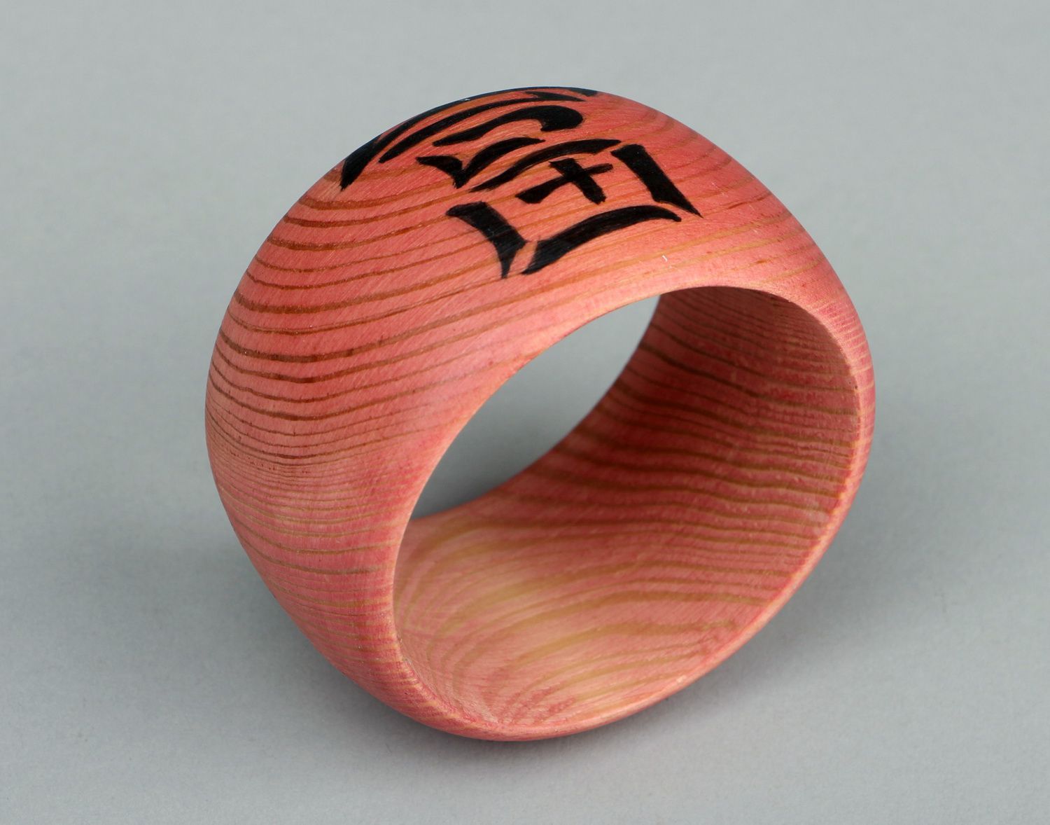 Bracelet of pink color with Chinese symbol Wealth photo 1