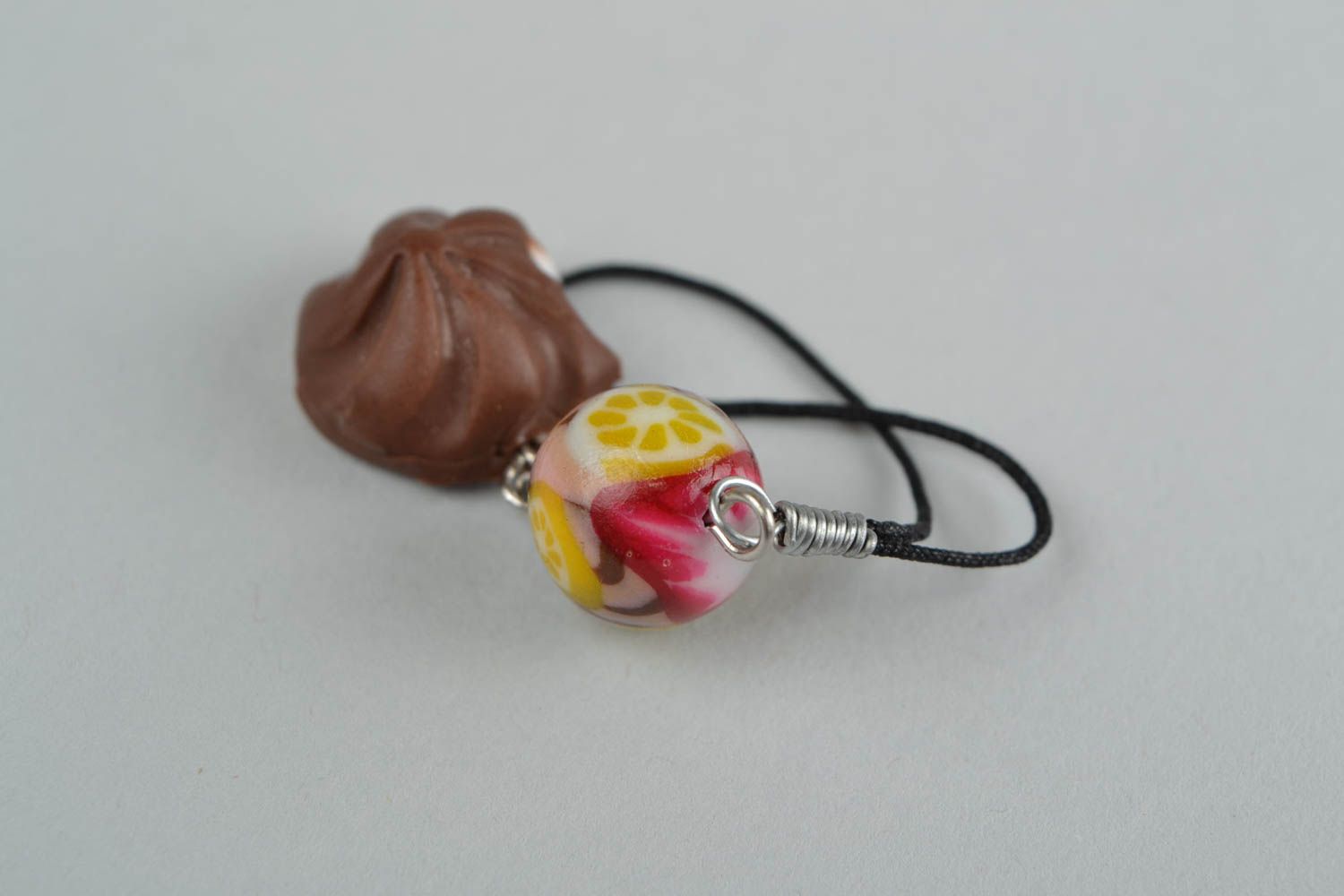 Lustiger schöner Damen Schlüsselanhänger aus Polymer Ton handmade Süßigkeit  foto 5