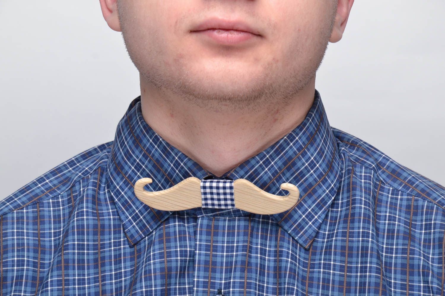 Wooden bow tie in the shape of moustaches photo 2