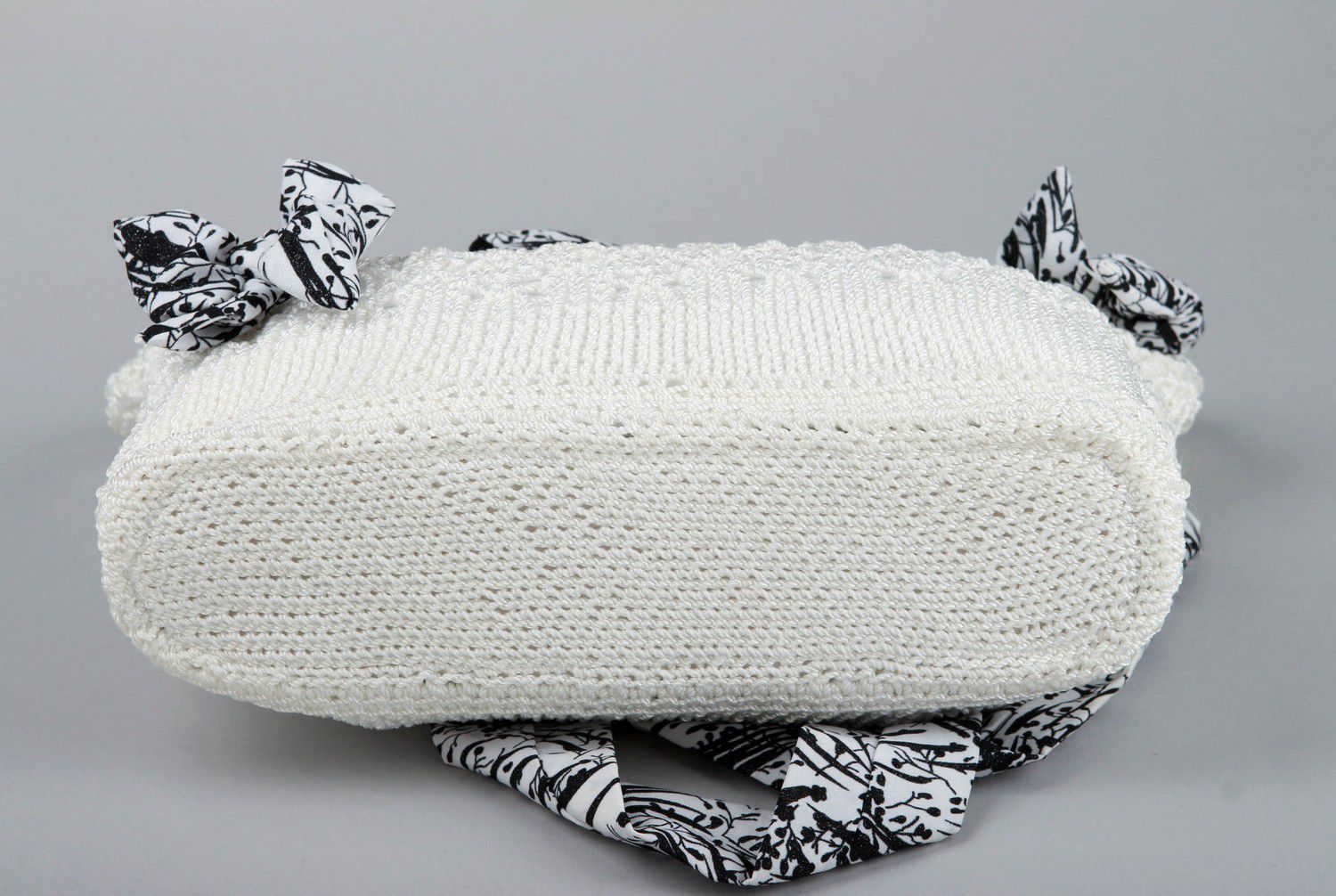Knitted white bag photo 4