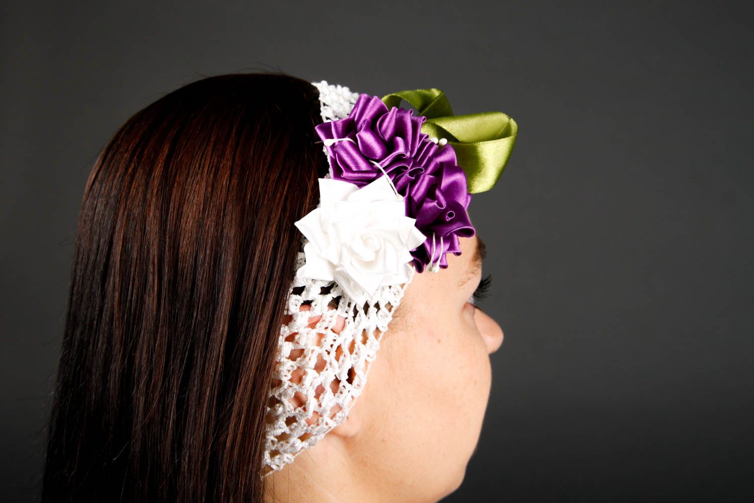 Bandeau cheveux blanc fait main avec fleurs violettes en rubans Cadeau original photo 2