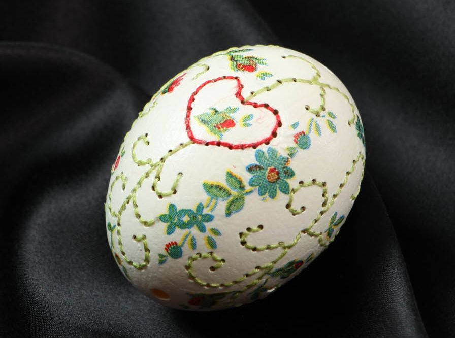 Huevo decorativo tallado foto 5