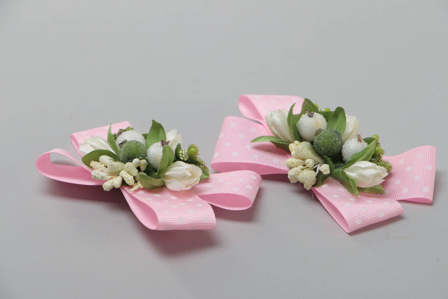 Rosa Haarspangen Schleifen aus Ripsbändern mit Dekor von Handarbeit 2 Stück foto 3