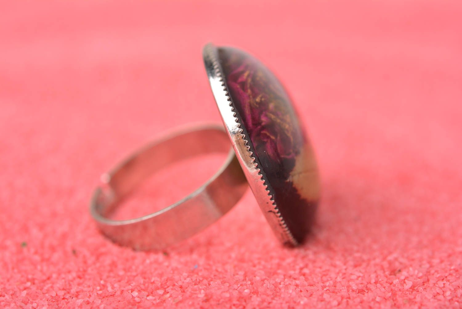 Кольцо ручной работы кольцо из эпоксидной смолы женское кольцо большое фото 2