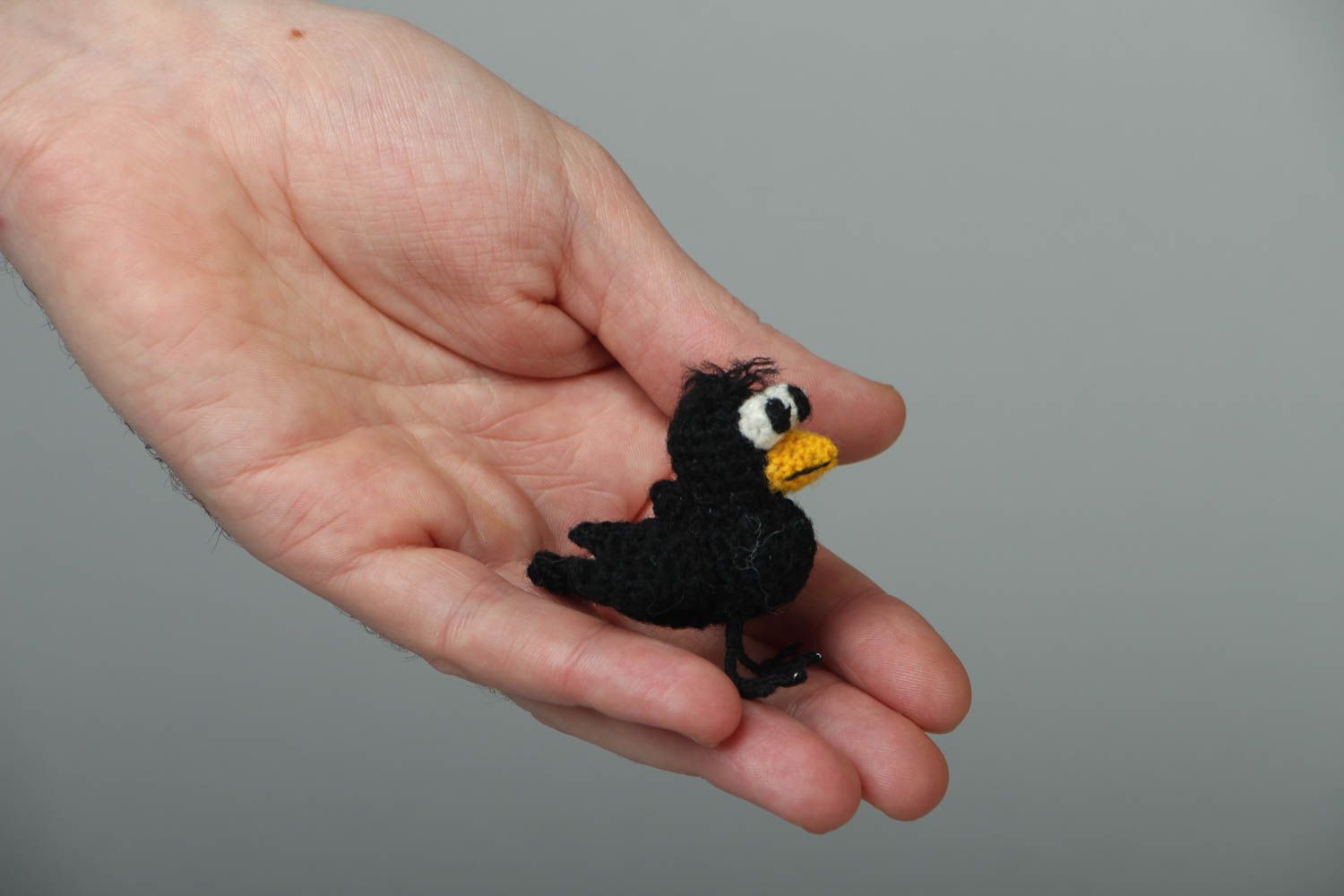 Petite peluche tricotée à la main Choucas  photo 4