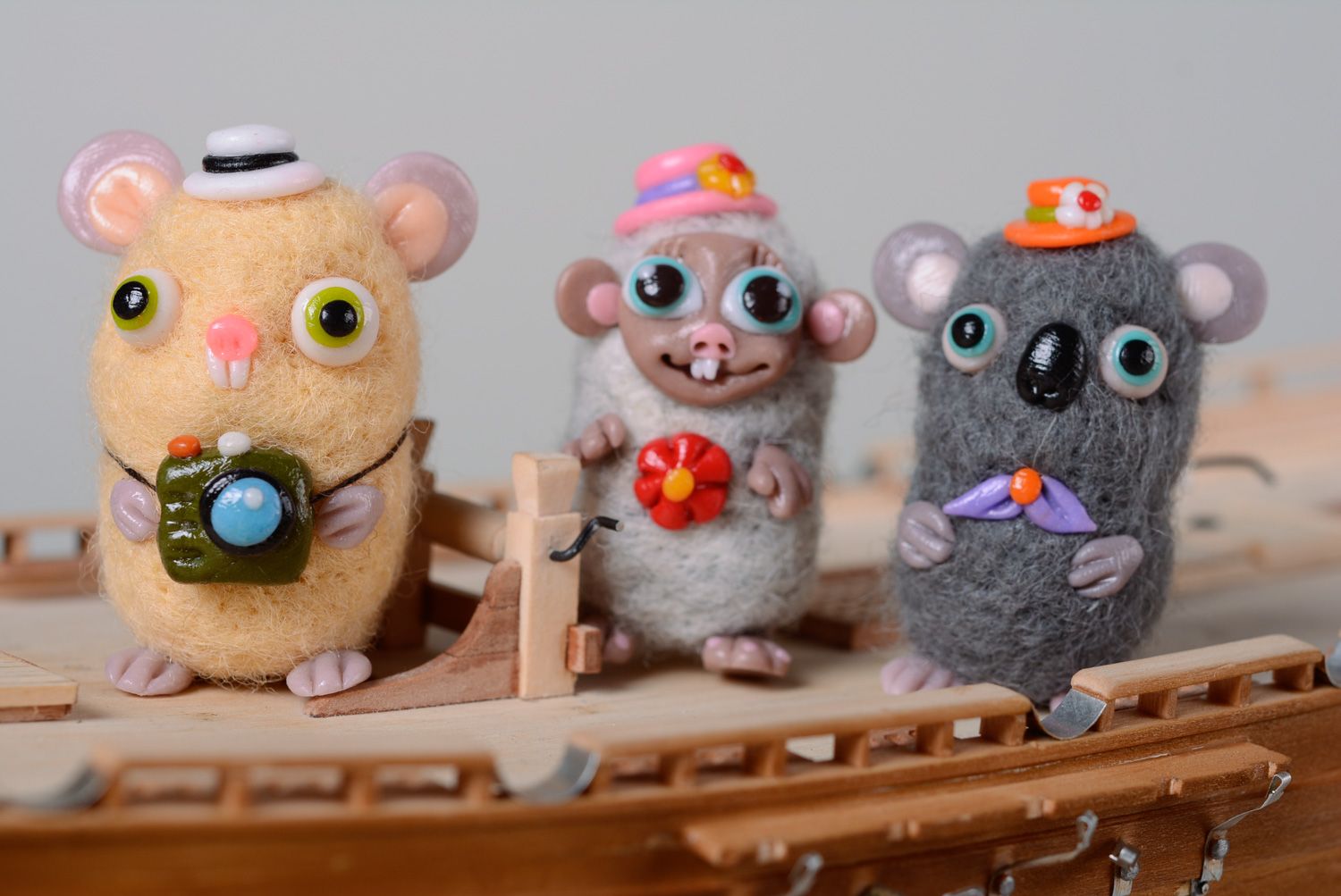 Figuras de fieltro de lana conjunto de 3 juguetes hechos a mano foto 1