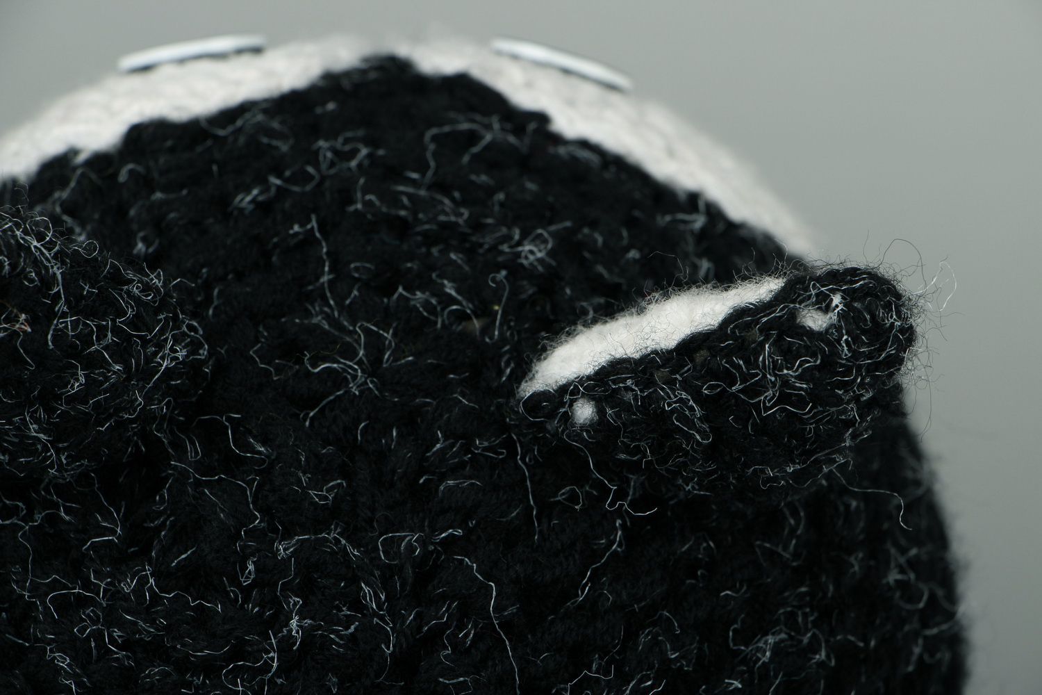 Schwarze gestrickte Mütze Schwarze Katze foto 4