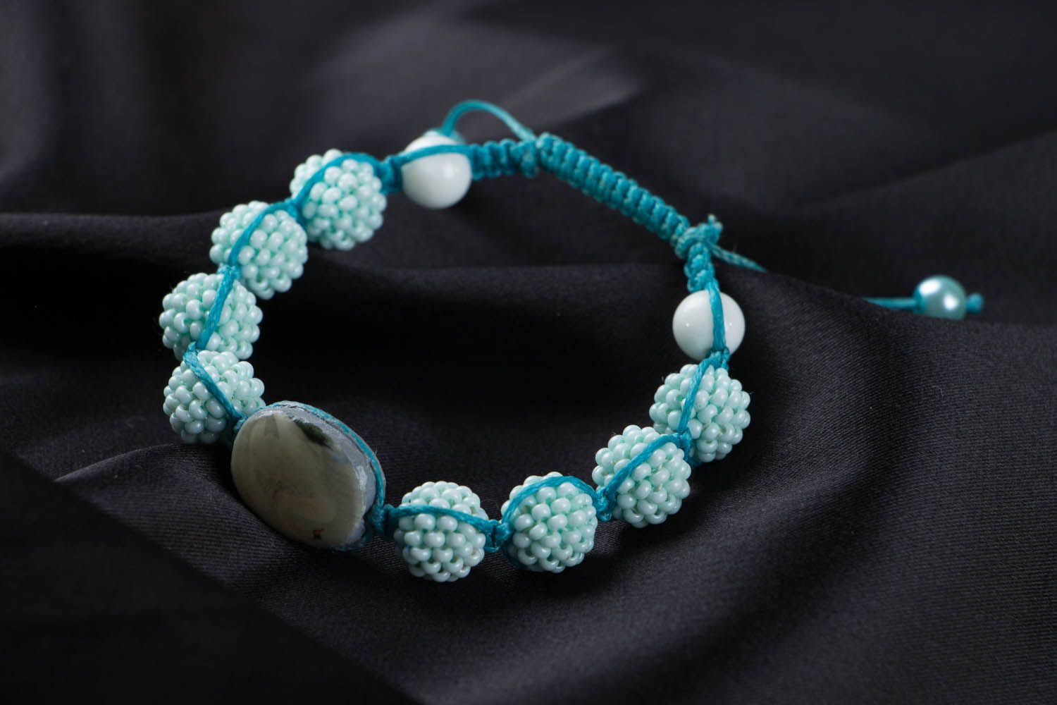 Bracelet fait main en perles de rocailles original photo 3