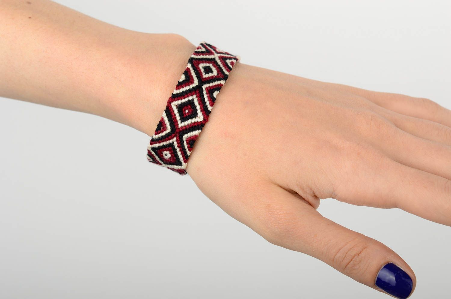 Модный браслет ручной работы браслет макраме с этно-узорами аксессуар макраме фото 5