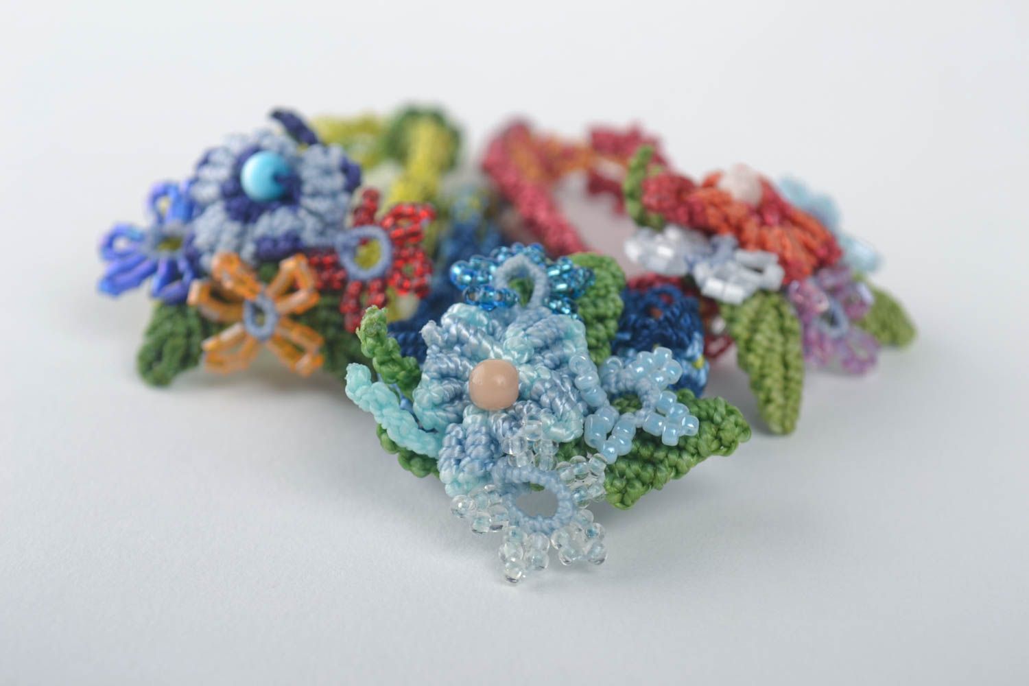 Bracelets macramé avec Broches fleurs faits main 3 pcs tressés Cadeau femme photo 3