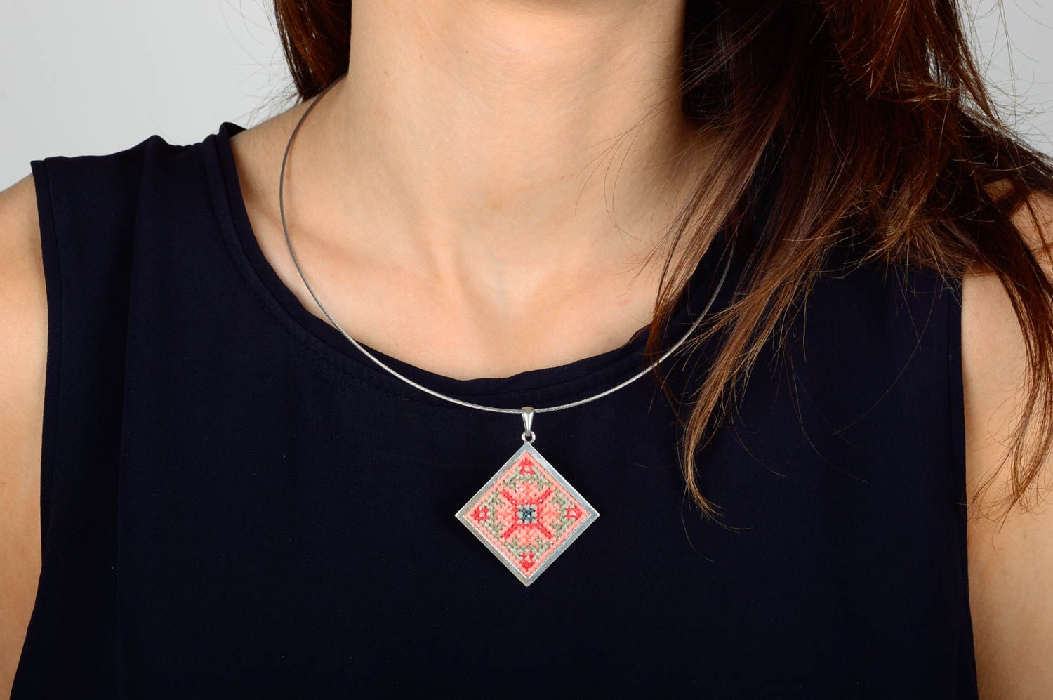Stylish designer pendant silver accessory embroidered pendant gift cute jewelry photo 2