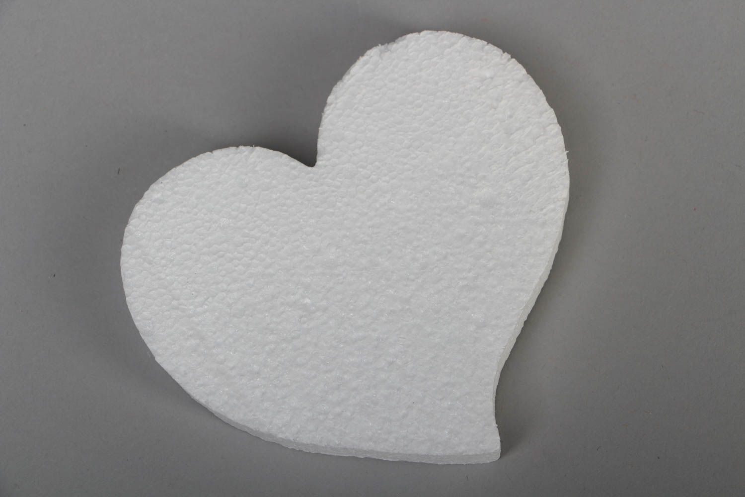 Coeur en polystyrène sculpté pour serviettage et peinture photo 1