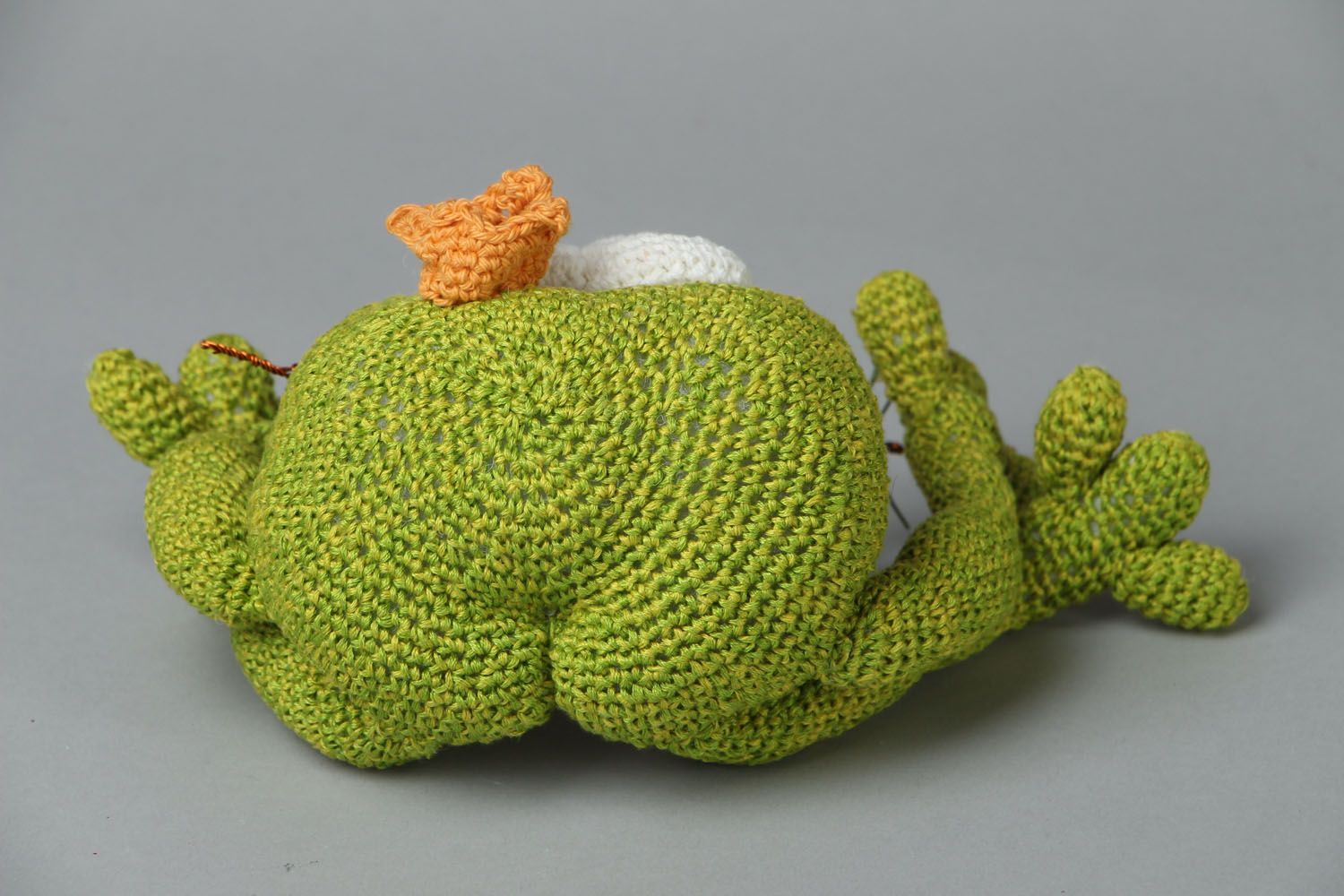 Brinquedo tricotado com gancho Sapo foto 3