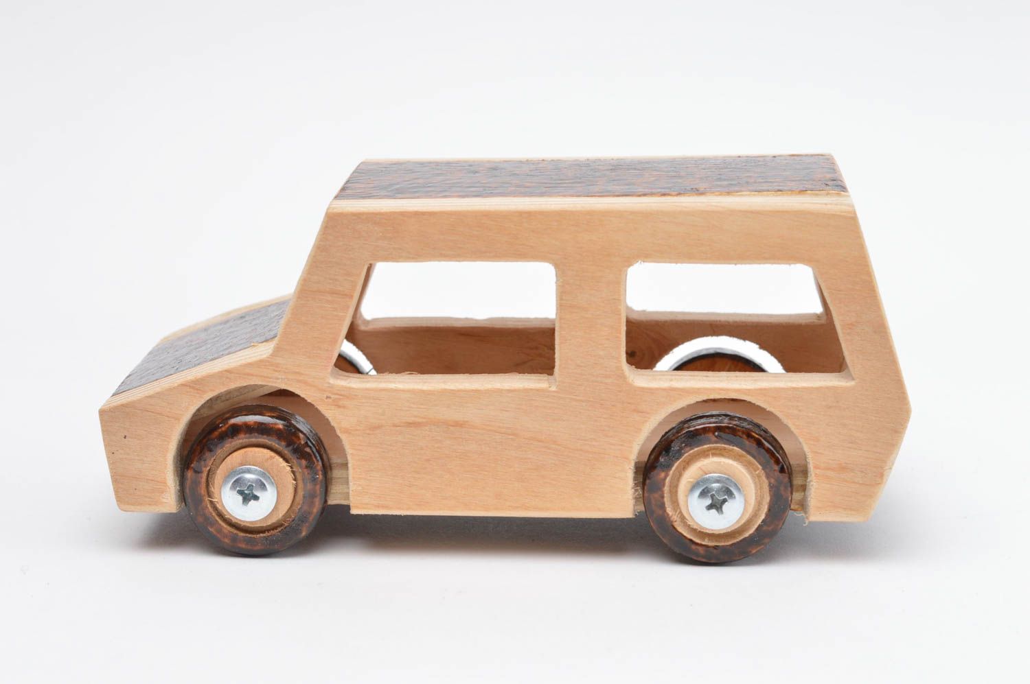 Handmade Auto aus Holz Fahrzeuge aus Holz Holzspielzeug für Kinder Jeep schön foto 2