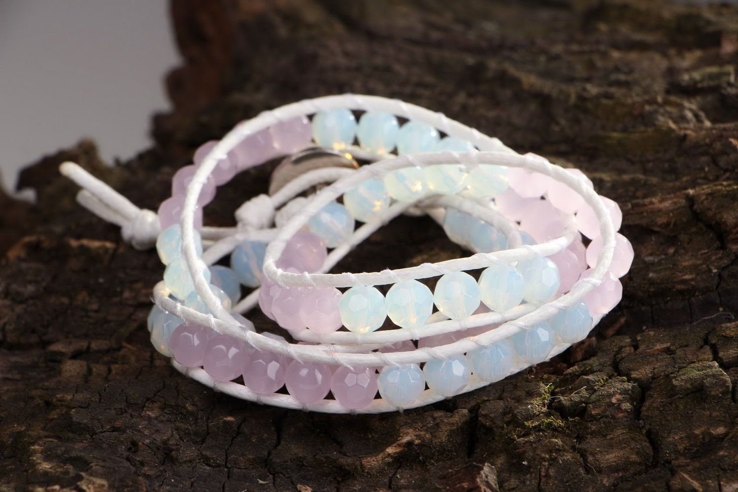 Handmade Armband aus rosa Quarz und Mondstein foto 4