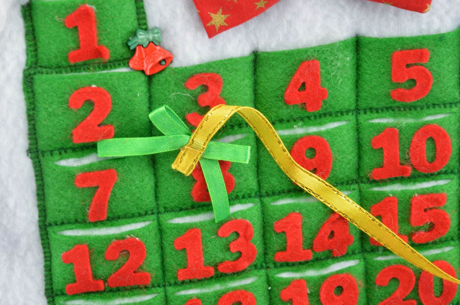 Календарь в виде игрушки пингвина из флисовой ткани подвеска на стену хэнд мэйд фото 3