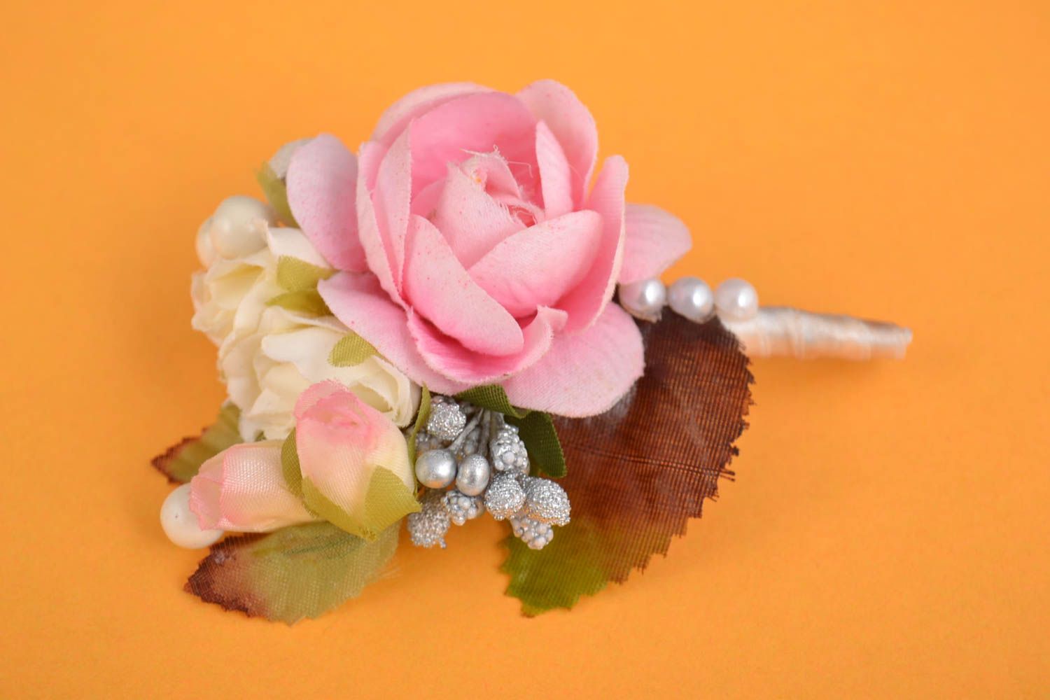 Boutonnière rose fait main Accessoire mariage Cadeau homme romantique perles photo 1