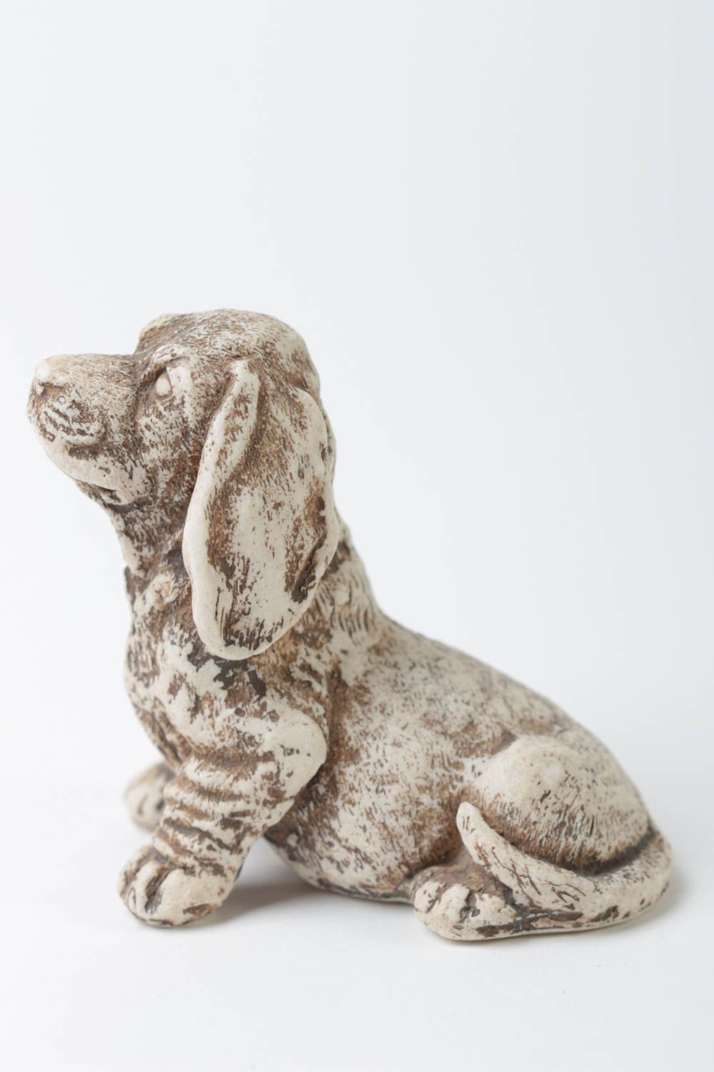 Статуэтка из полимерной смолы в виде собаки хенд мейд для декора интерьера фото 3