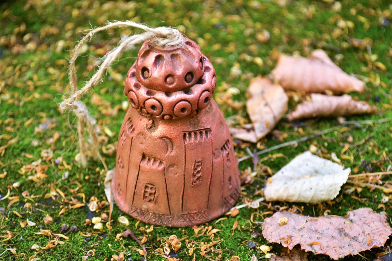Deko Anhänger handgeschaffen Ton Glocke stilvoll Keramik Anhänger originell foto 1