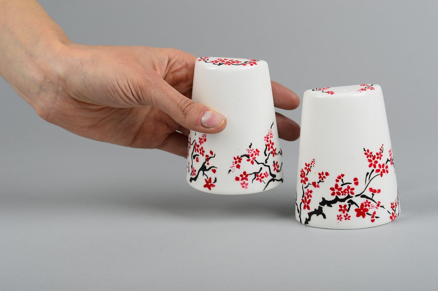Salière Poivrière fait main Vaisselle originale céramique blanche à fleurs photo 2