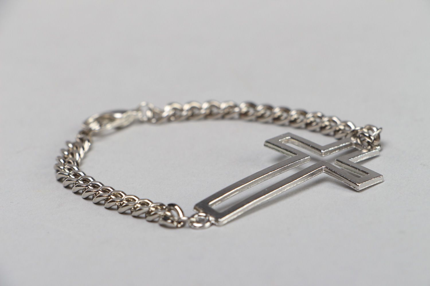 Handmade fashionable metal chain wrist bracelet with cross charm for women photo 2