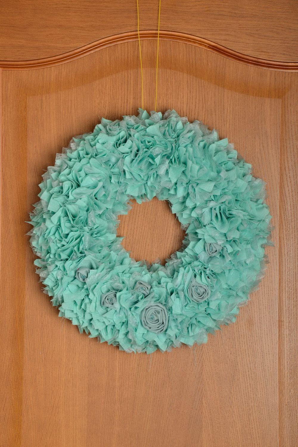 Decorative wreath on the door photo 5