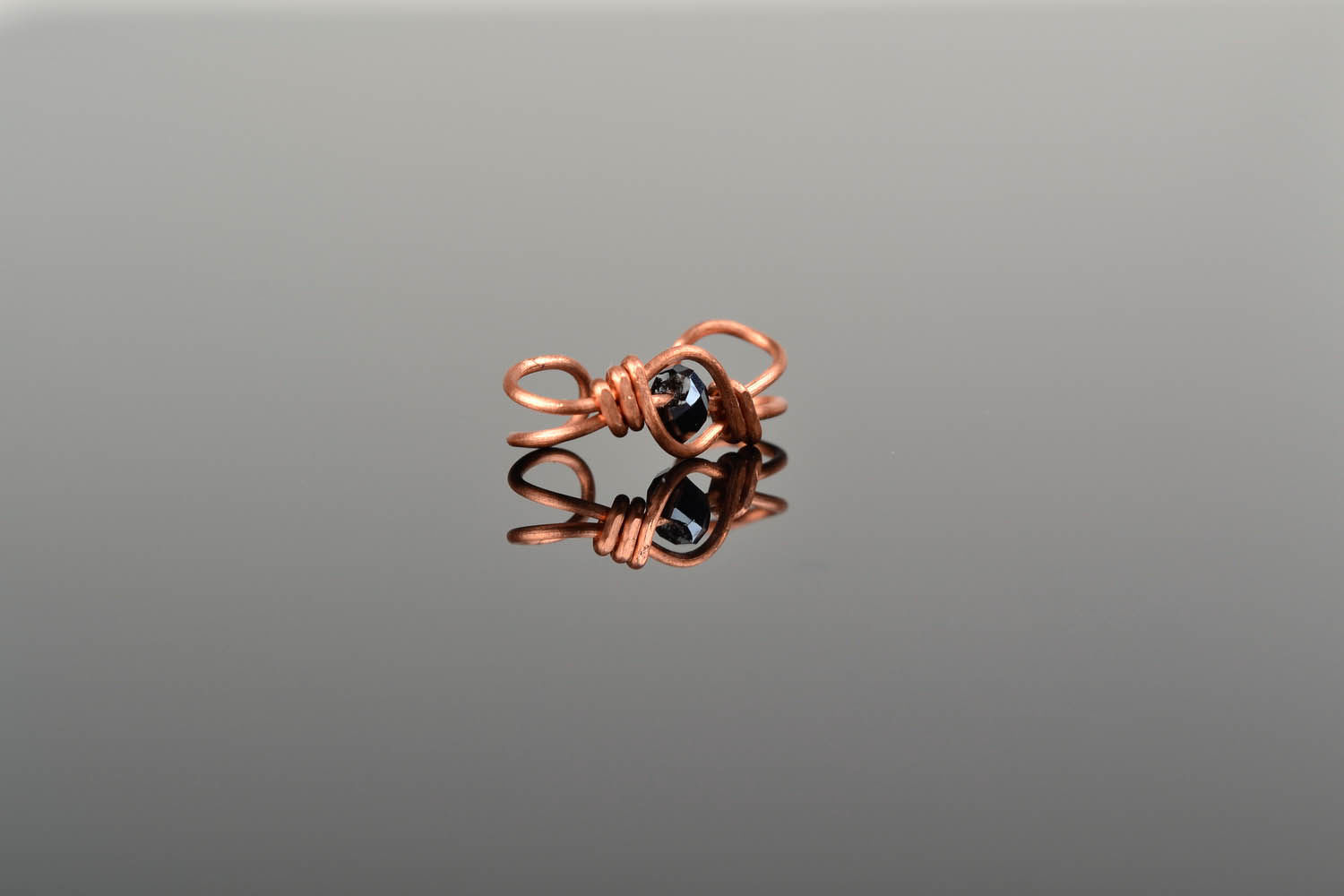 Brinco cuff pequeno de cobre, wire wrap foto 1