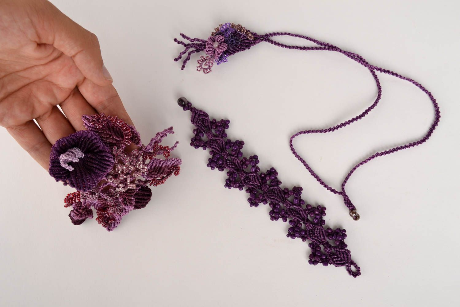 Brazalete artesanal de hilos pendientes originales hechos a mano broche de moda foto 5